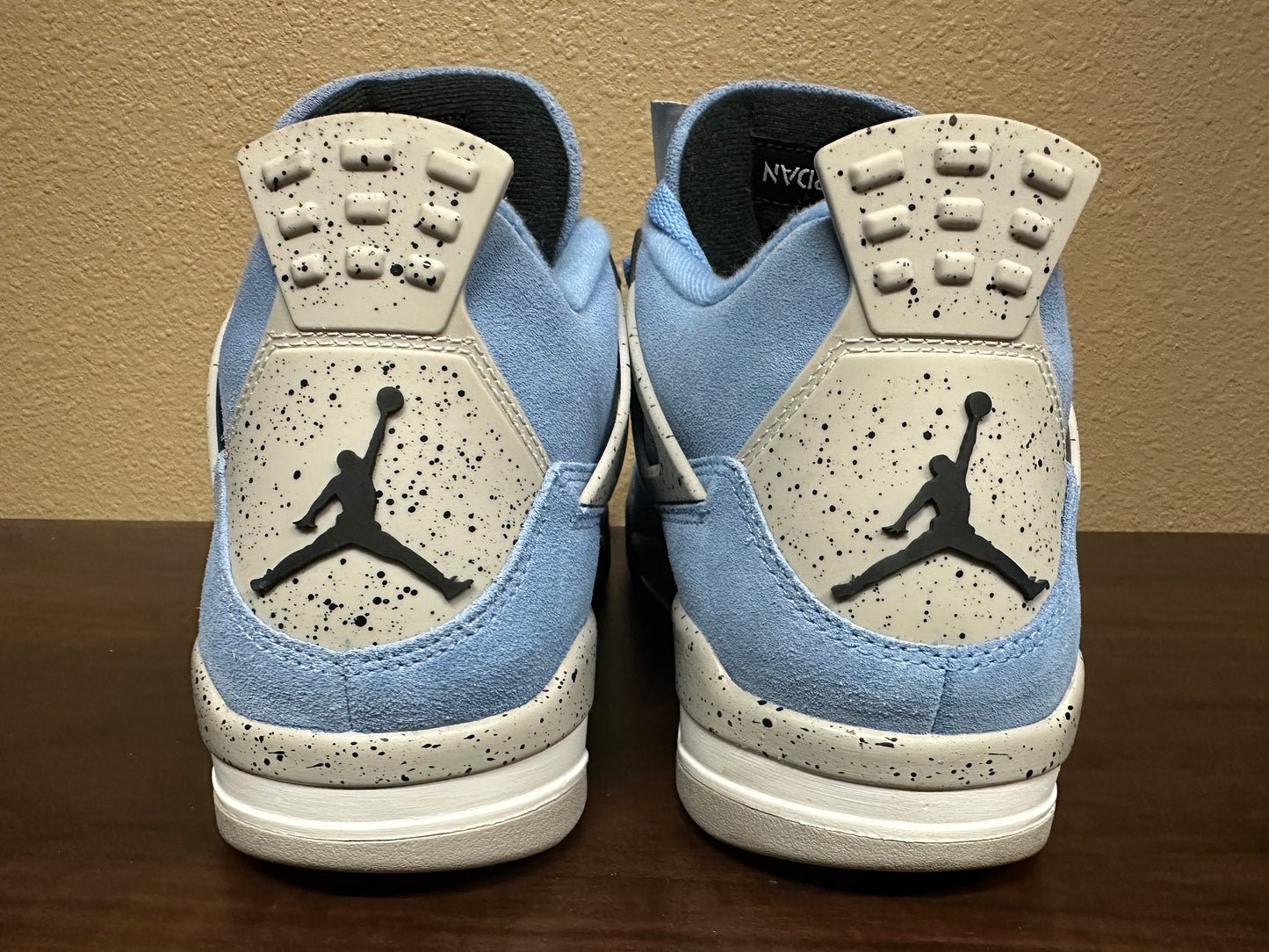 Air Jordan 4 "UNC"